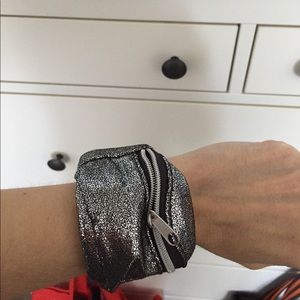NWOT Wrist wallet